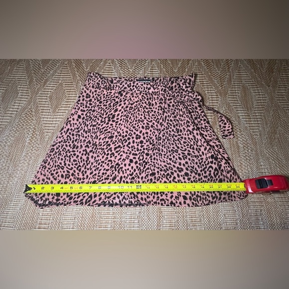 Nasty Gal Women's Cheetah Print Mini Skirt, Side Tie, Size UK 10, Size US 6 - Picture 4 of 8